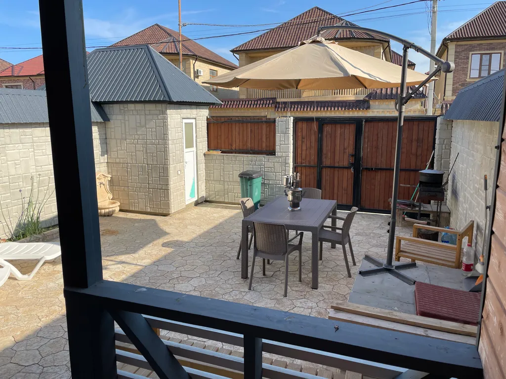 Домик возле моря