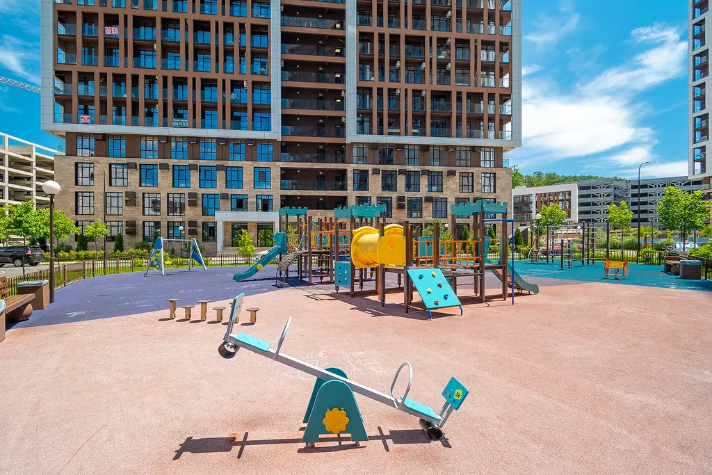 Квартира двухкомнатная на шоссе Батумском, 76 м², Дагомыс — двор, фото 3