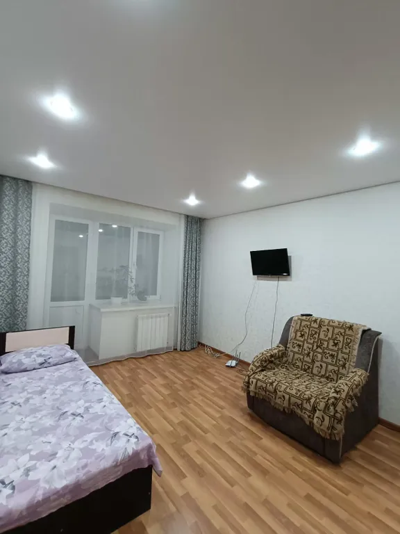 Квартира однокомнатная на проспекте Тракторостроителее, 35 м², Чебоксары — спальня, фото 2