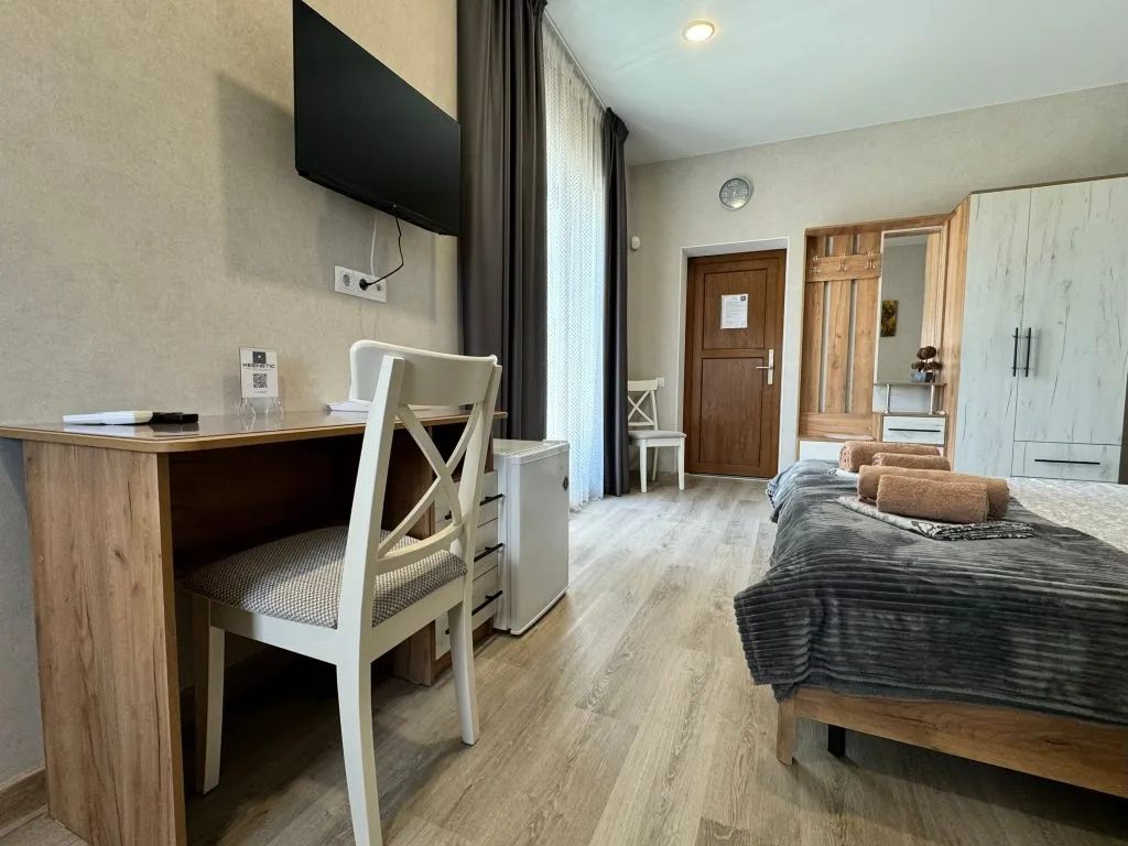 Трёхместный полулюкс с панорамным видом на море