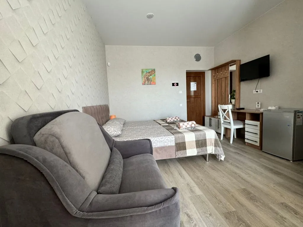 Четырёхместный полулюкс с панорамным видом на море