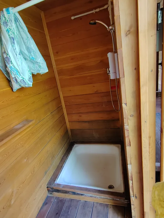 Дом 5-местный на улице Гудина, 16 м², Листвянка (Байкал) — ванная комната, фото 3