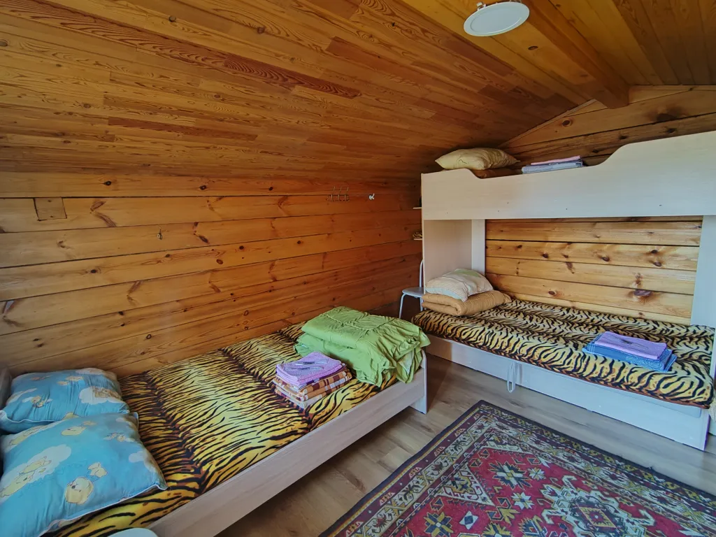 Дом 5-местный на улице Гудина, 16 м², Листвянка (Байкал) — спальня