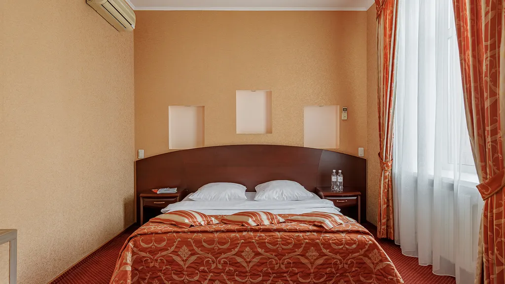 Двухместный номер с 1 кроватью Полулюкс