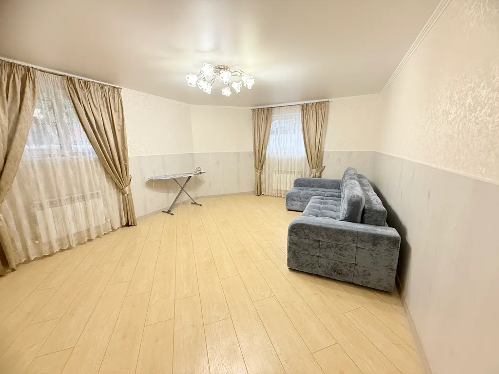 Квартира двухкомнатная на улице Майской, 73 м², Ессентуки — фото 12