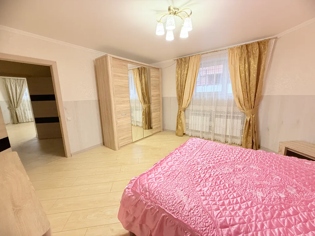 Квартира двухкомнатная на улице Майской, 73 м², Ессентуки — фото 9