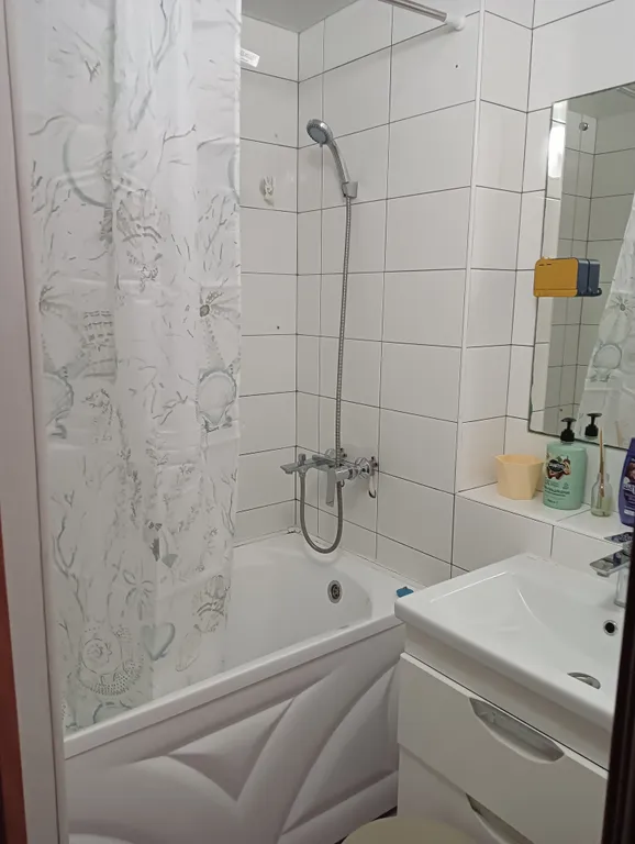 Квартира двухкомнатная на улице Первой Бульварной, 43 м², Пятигорск — ванная комната