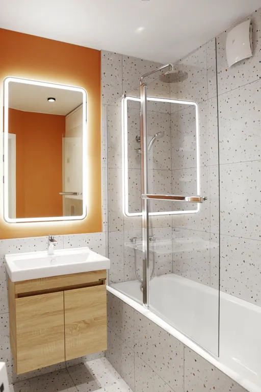 Квартира двухкомнатная в Фрунзенском, 47 м², Владивосток — ванная комната, фото 2