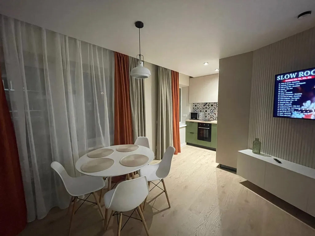 Квартира двухкомнатная в Фрунзенском, 47 м², Владивосток — кухня, фото 3