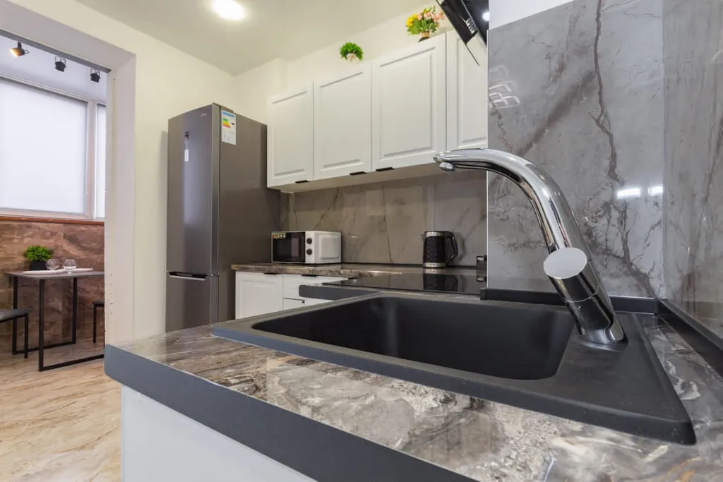 Квартира однокомнатная на улице 26-я Линии, 35 м², Ростов-на-Дону — кухня, фото 2