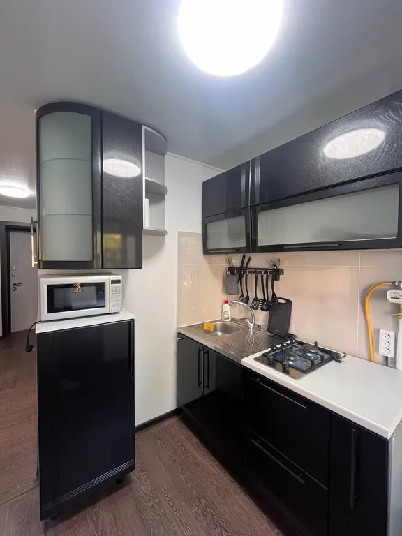 Квартира двухкомнатная на улице Рудакова, 46 м², Питкяранта — кухня