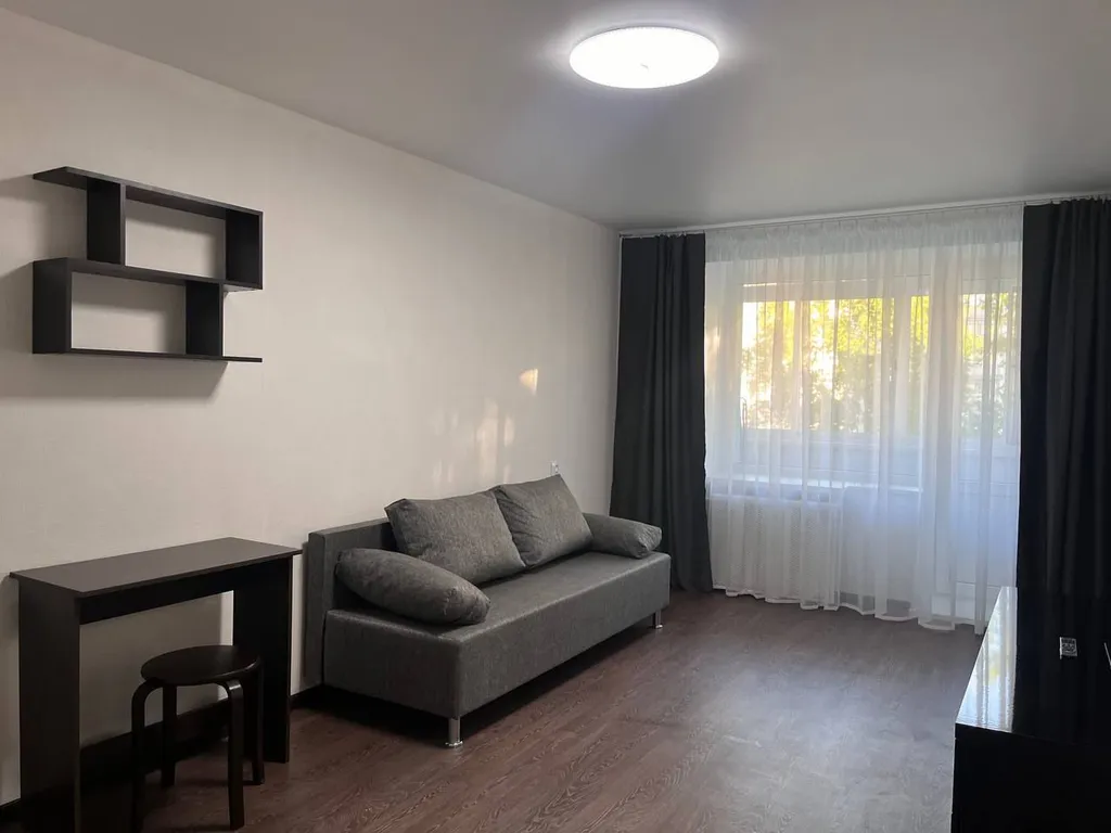 Квартира двухкомнатная на улице Рудакова, 46 м², Питкяранта — спальня, фото 2