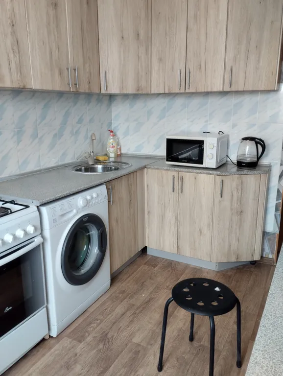 Квартира однокомнатная в Дзержинском, 35 м², Волгоград — кухня, фото 3