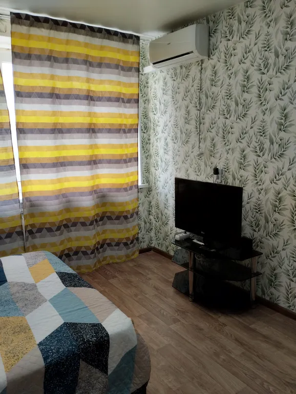 Квартира однокомнатная в Дзержинском, 35 м², Волгоград — спальня, фото 2