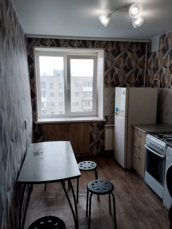 Квартира однокомнатная в Дзержинском, 35 м², Волгоград — кухня