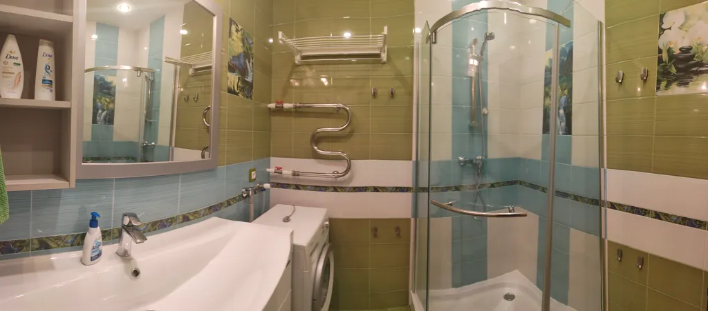 Квартира трёхкомнатная на улице Коммунальной, 79 м², Псков — ванная комната