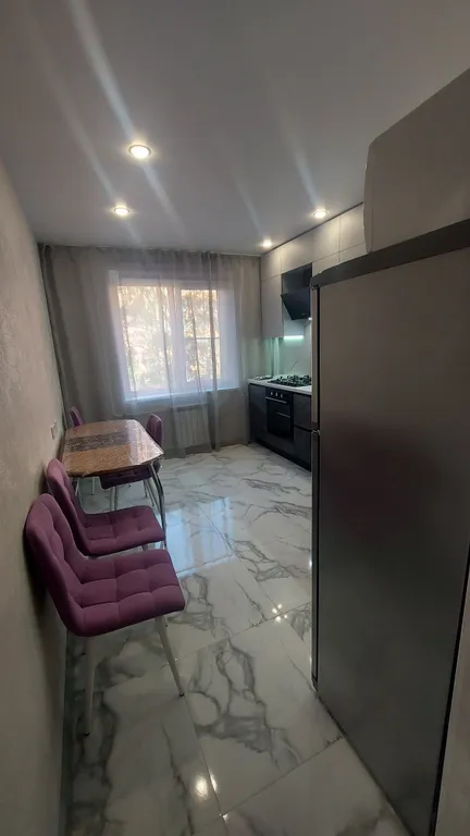 Квартира трёхкомнатная на проспекте Машиностроителее, 70 м², Ярославль — кухня, фото 2
