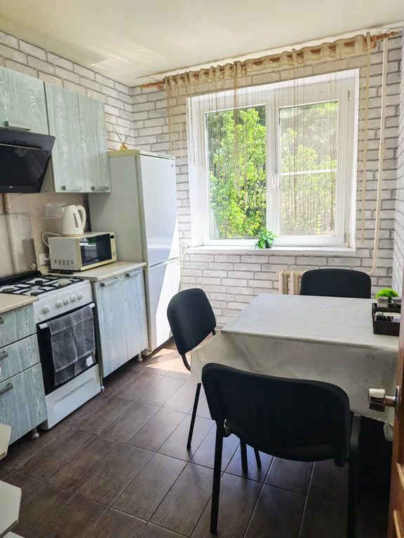 Квартира двухкомнатная на улице Чехова, 51 м², Таганрог — фото 12