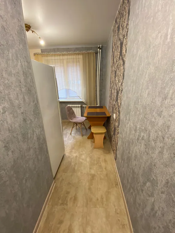 Квартира однокомнатная в Ленинском, 35 м², Владивосток — кухня, фото 3