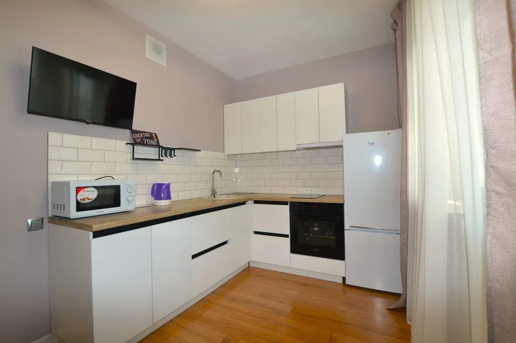 Квартира однокомнатная в Советском, 51 м², Красноярск — кухня, фото 2