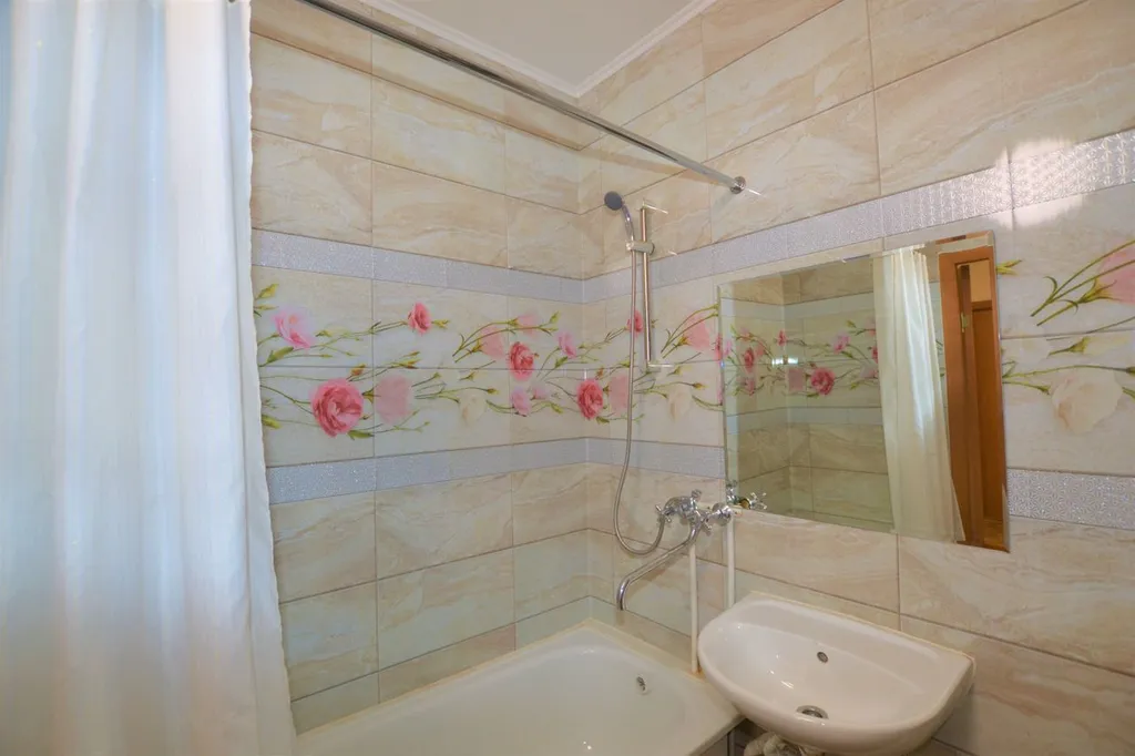 Квартира однокомнатная в Советском, 51 м², Красноярск — ванная комната
