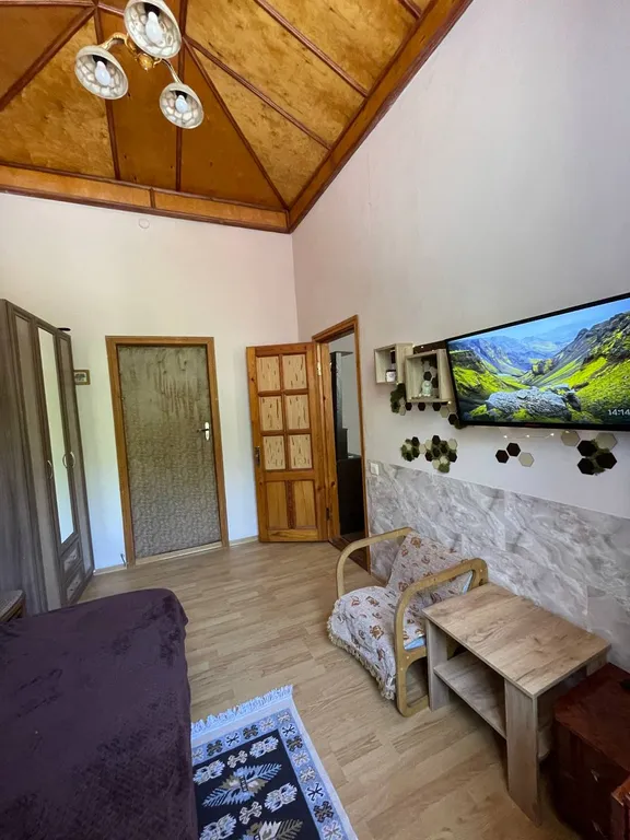 Квартира двухкомнатная на улице Батурина, 40 м², Ливадия — фото 3