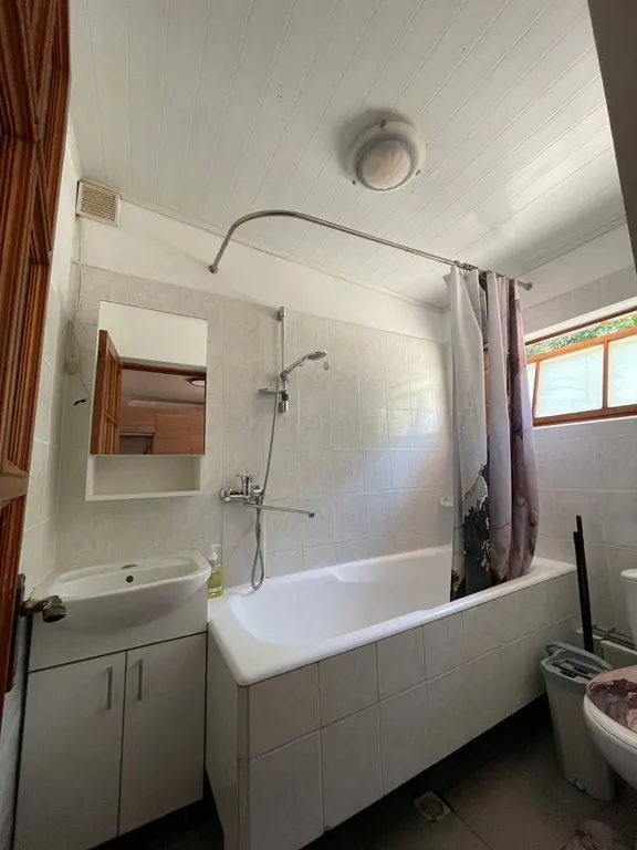 Квартира двухкомнатная на улице Батурина, 40 м², Ливадия — фото 7