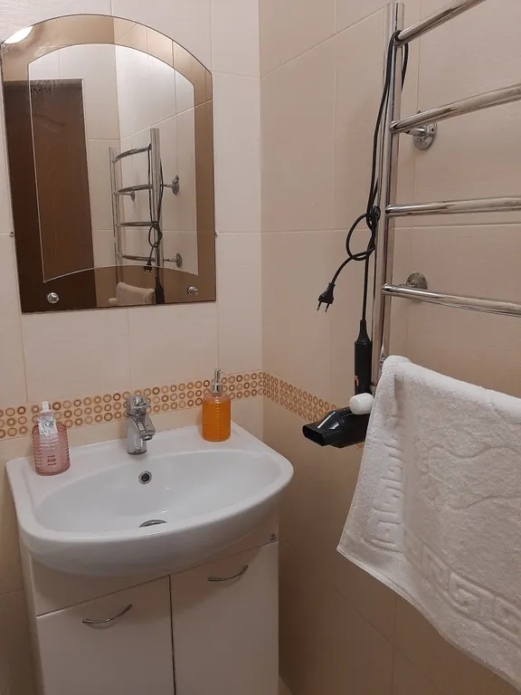 Квартира двухкомнатная на улице Кирова, 65 м², Иноземцево — ванная комната
