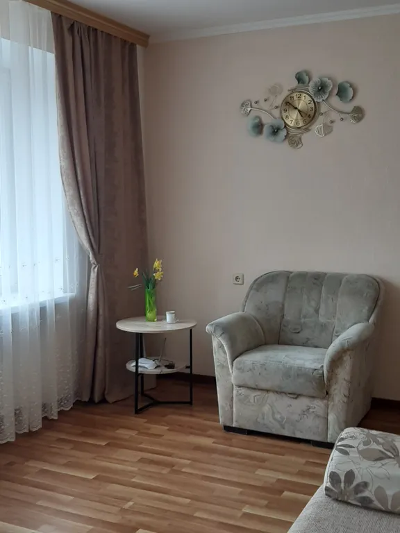 Квартира двухкомнатная на улице Кирова, 65 м², Иноземцево — спальня, фото 2
