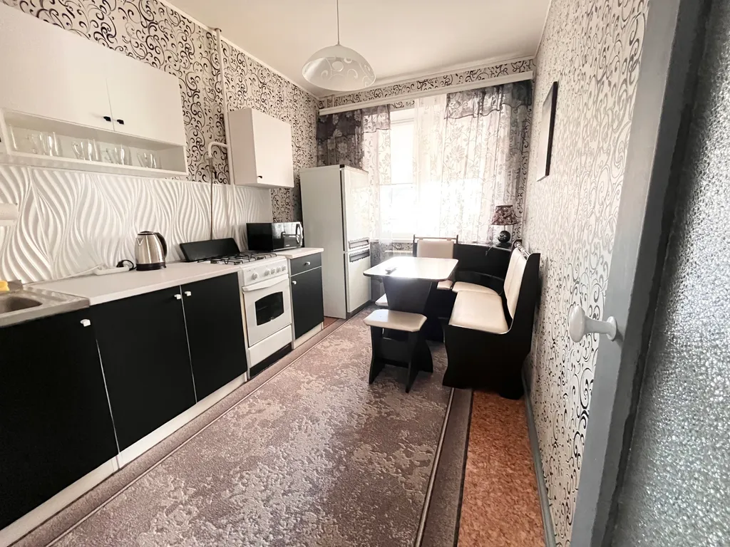 Квартира однокомнатная в Дзержинском, 43 м², Волгоград — кухня, фото 2