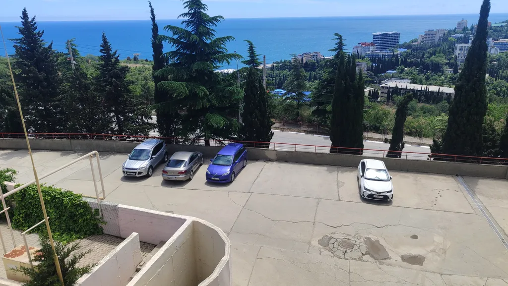 Апартаменты трёхкомнатные на улице Сергеева-Ценского, 60 м², Алушта — фото 27