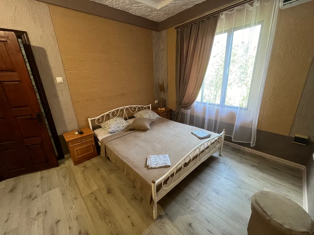 Коттедж 5-местный на улице Маршала Еременко, 60 м², Судак — спальня, фото 5