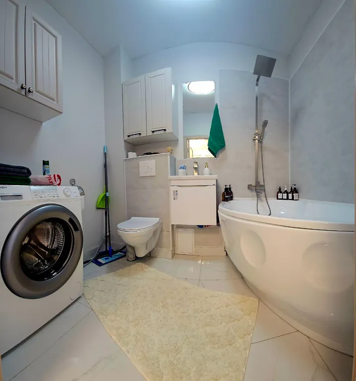 Квартира двухкомнатная в Академическом, 45 м², Екатеринбург — ванная комната, фото 2