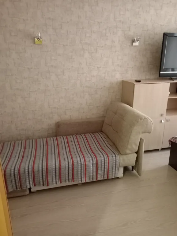 Квартира однокомнатная в Октябрьском, 45 м², Самара — спальня, фото 4
