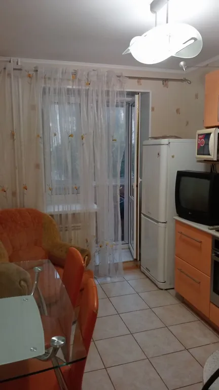 Квартира однокомнатная в Октябрьском, 45 м², Самара — кухня, фото 2