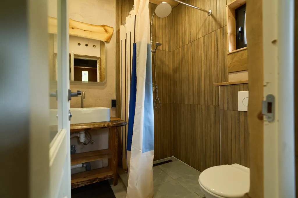 Дом 3-местный на территории деревни Косалме, 40 м², Петрозаводск — ванная комната, фото 5