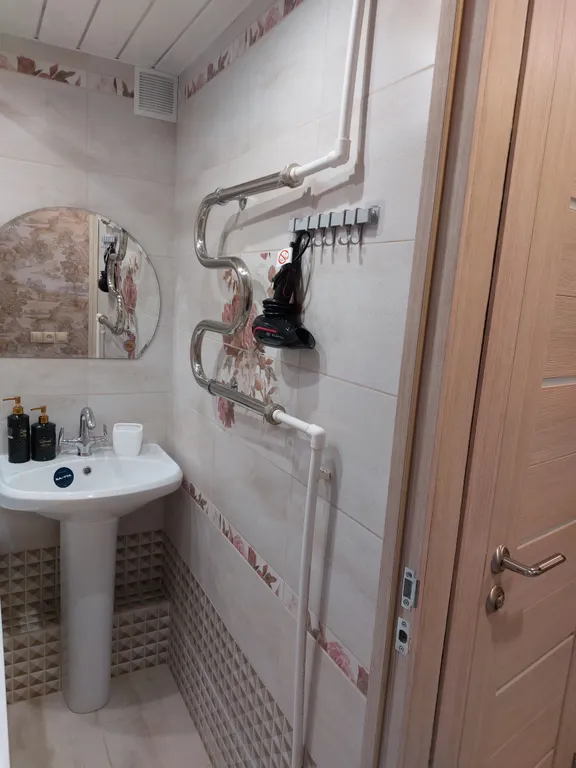 Квартира двухкомнатная на улице Парковой, 45 м², Великий Новгород — фото 8