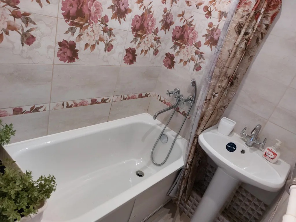 Квартира двухкомнатная на улице Парковой, 45 м², Великий Новгород — фото 9