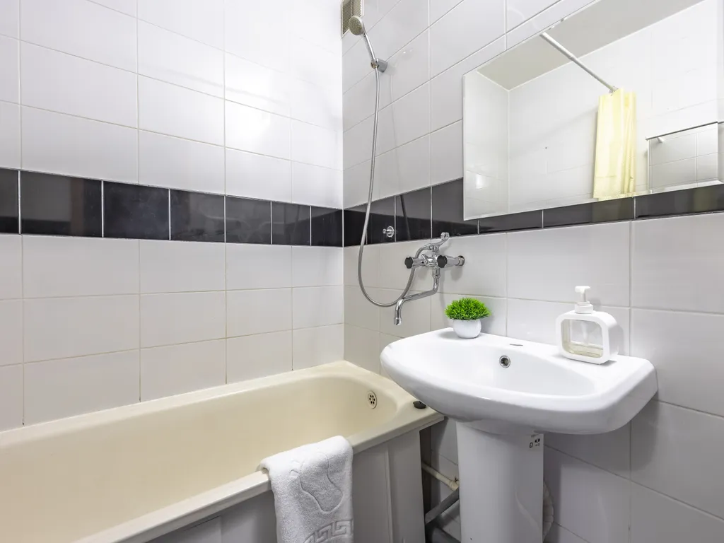 Апартаменты двухкомнатные в Красногвардейском, 62 м², Санкт-Петербург — ванная комната
