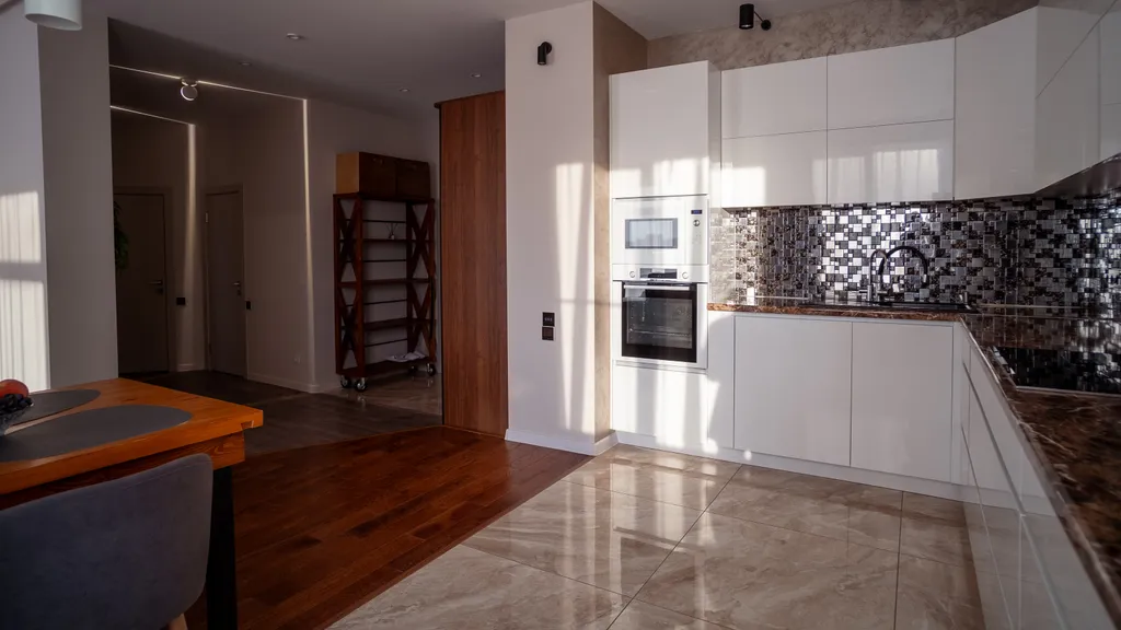 Квартира трёхкомнатная на набережной Казанской, 117 м², Нижний Новгород — кухня, фото 4