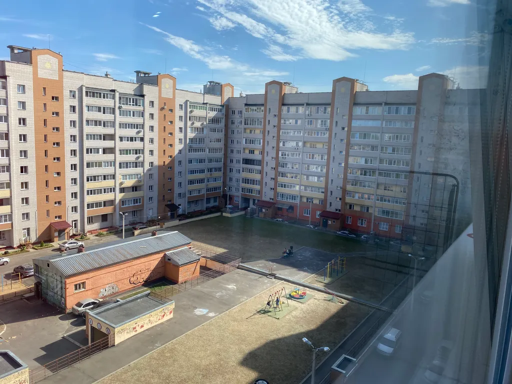 Квартира однокомнатная в переулке Юннатове, 42 м², Смоленск — вид из окна, фото 4