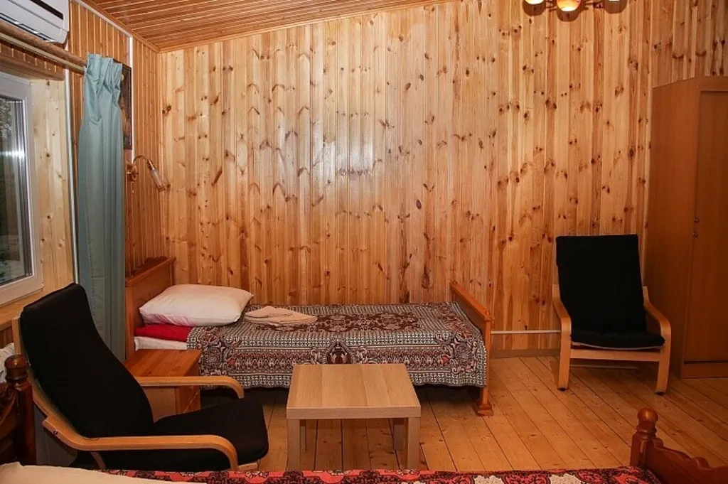 Трёхместный номер эконом корпус 2 — Ателика Улиткино, фото 2 из 3