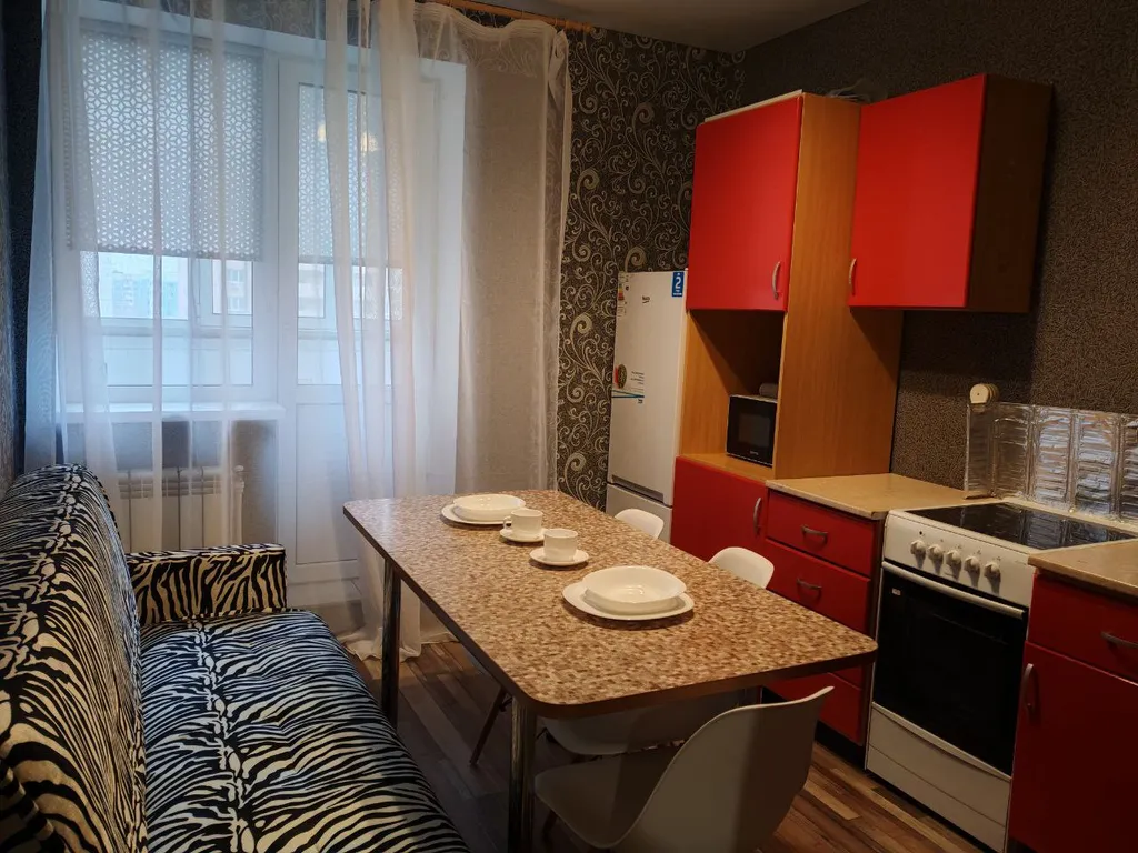 Квартира однокомнатная в Железнодорожном, 35 м², Самара — кухня, фото 6