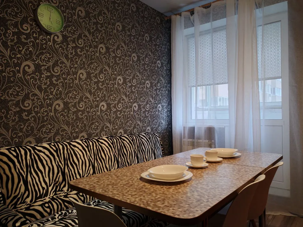 Квартира однокомнатная в Железнодорожном, 35 м², Самара — кухня, фото 9