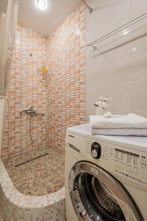 Квартира однокомнатная на проспекте Успенском, 40 м², Верхняя Пышма — ванная комната, фото 2