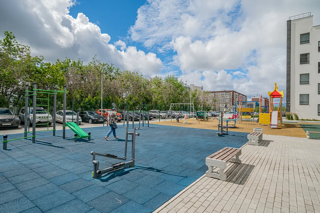 Квартира однокомнатная на проспекте Успенском, 40 м², Верхняя Пышма — двор, фото 2
