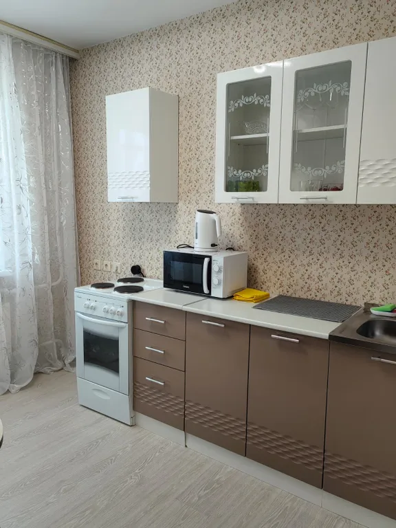 Квартира двухкомнатная в Советском, 70 м², Красноярск — кухня, фото 5