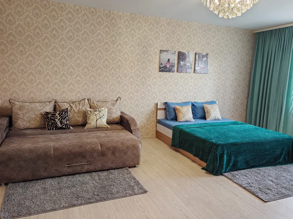 Квартира двухкомнатная в Советском, 70 м², Красноярск — спальня, фото 6