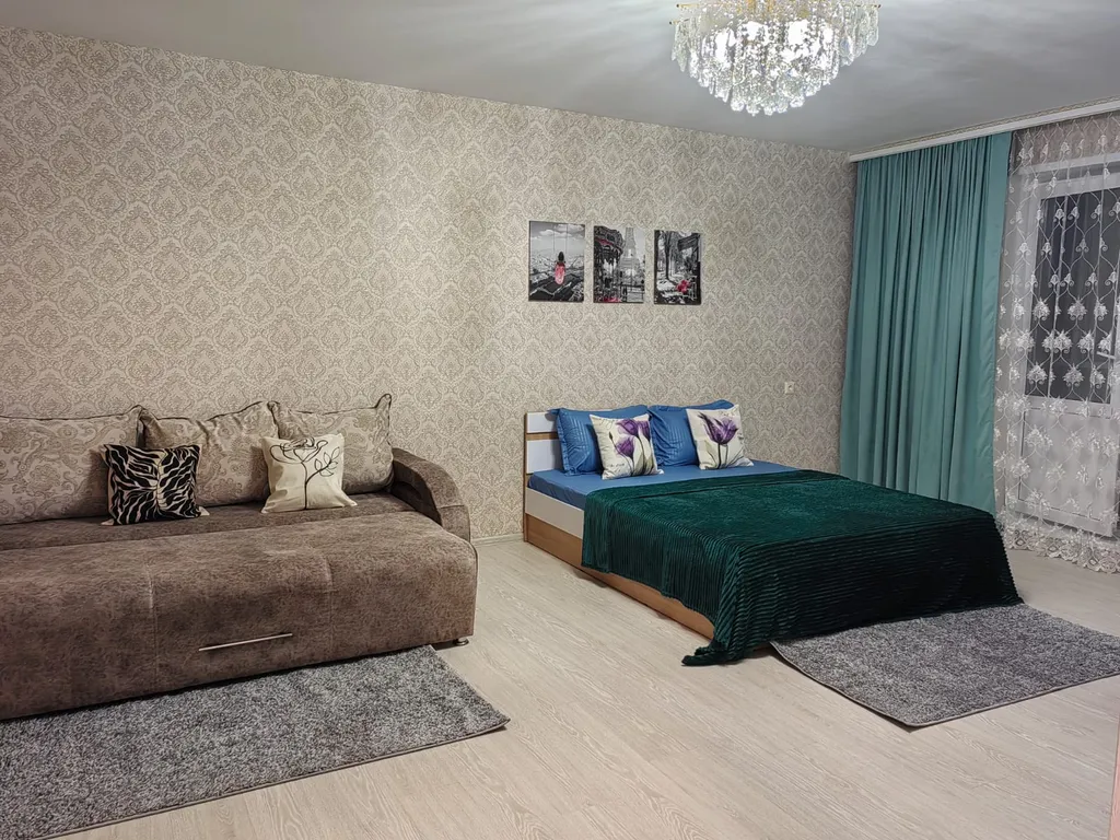 Квартира двухкомнатная в Советском, 70 м², Красноярск — спальня, фото 8