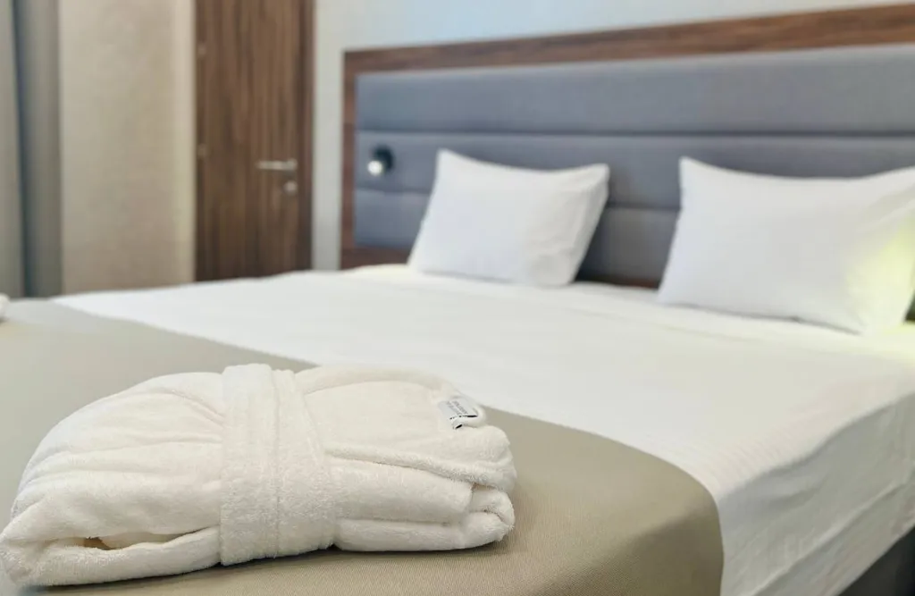 Двухместный номер с 1 кроватью Джуниор Сюит — Derbent Plaza, фото 1 из 5